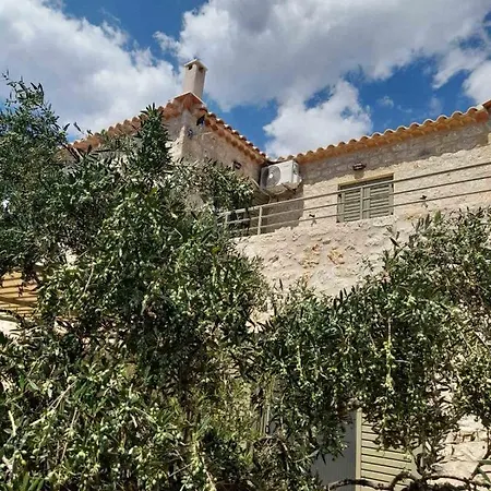 Vila Mani Harmony Stone House *